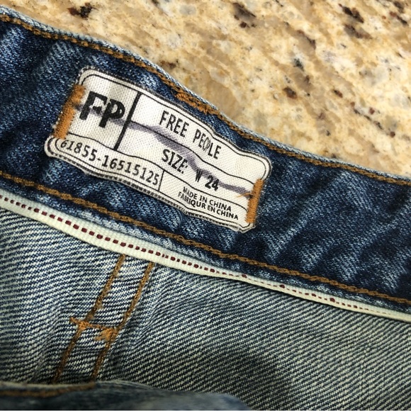 Free People Highwaisted Medium Wash Raw Hem Cutoffs Denim Shorts 24 - Picture 3 of 5